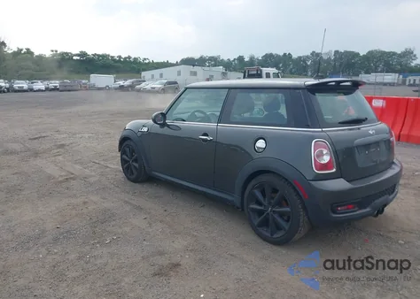 2011 Mini Cooper S z USA, uszkodzony, nr VIN WMWSV3C58BTY13412